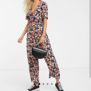 ASOS Design Tie Front Floral Jumpsuit. Size 6! Brand new condition!